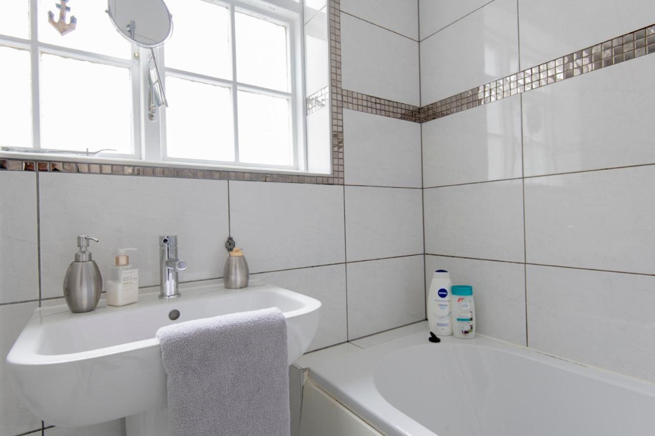 Apartament Fantastic 3 Bed Brighton House- Sleeps 6- Superfast Wifi And Garage Zewnętrze zdjęcie